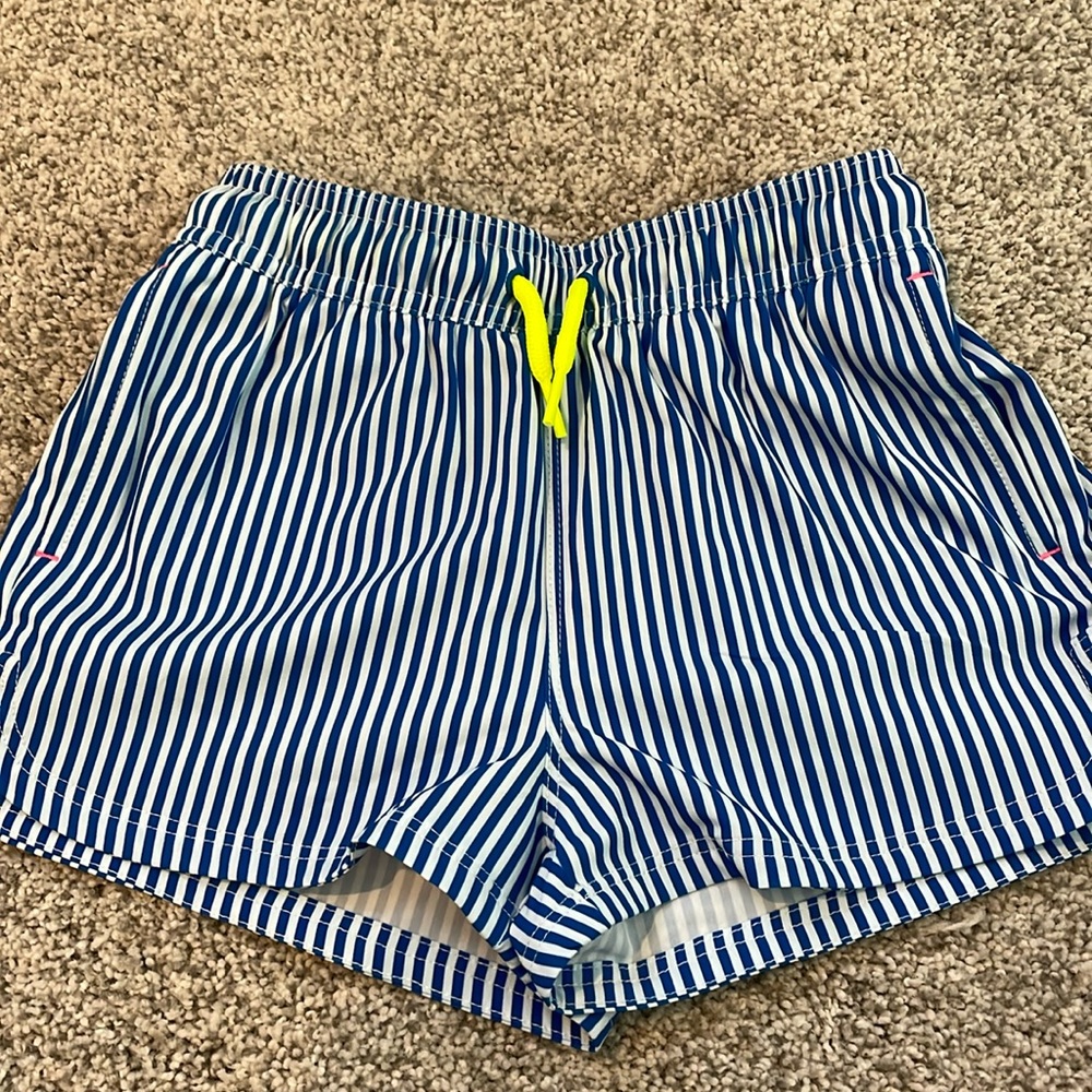 Girls performance shorts